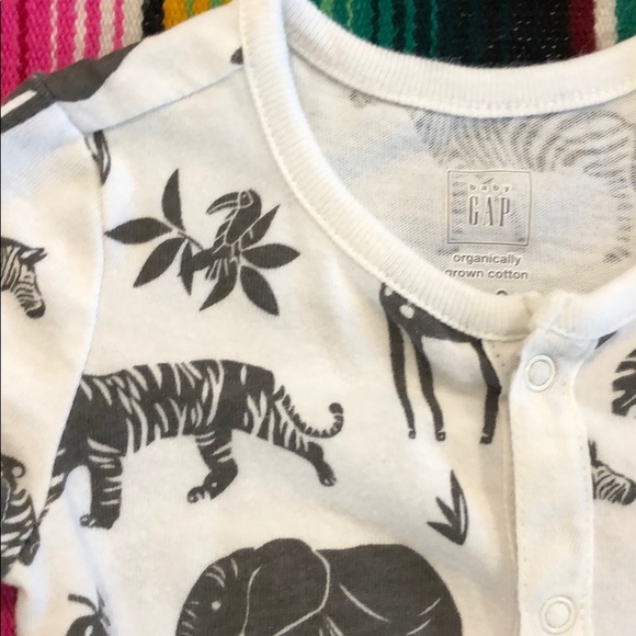 Organic Cotton Baby Romper - Picture 2 of 3